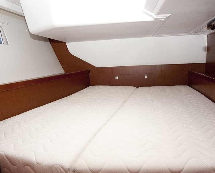 Kiki | Oceanis 45 photo 39