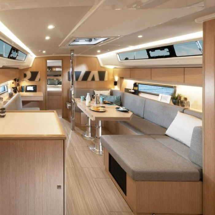 Arian | Bavaria C42 photo 6