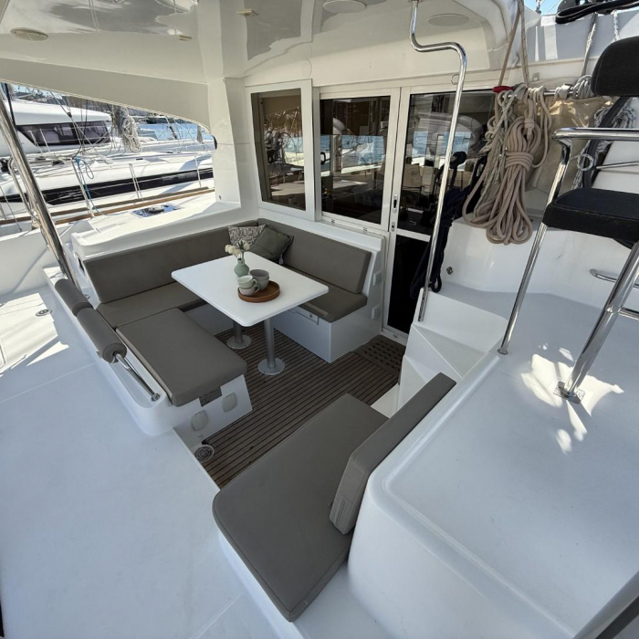 Cava | Lagoon 39 photo 35