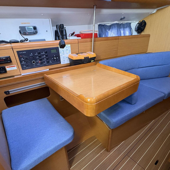 Sail Mira | Sun Odyssey 36i photo 3