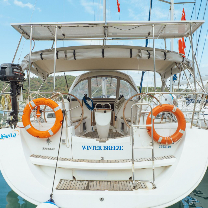 Winter Breeze | Sun Odyssey 42i photo 11