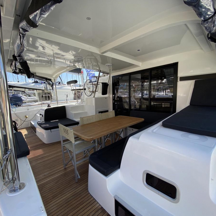 Blue Eyes | Lagoon 42 photo 3