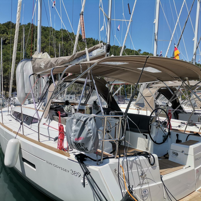 Imagine | Sun Odyssey 389 photo 4