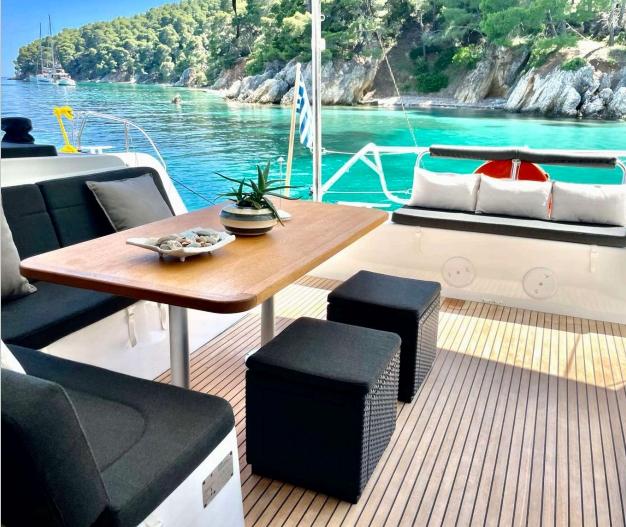 Karla | Lagoon 42 photo 15