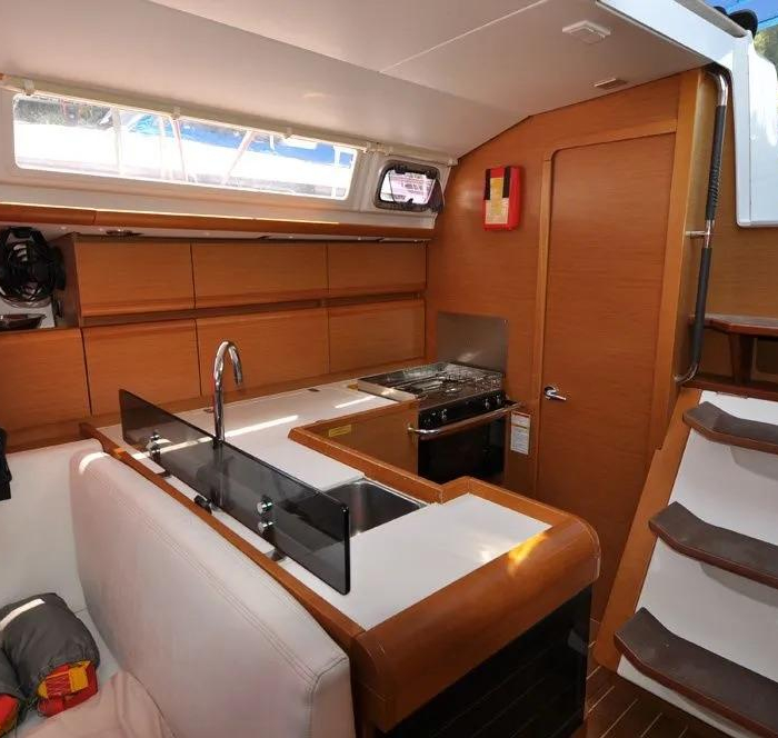 FourTwo | Sun Odyssey 409 photo 2