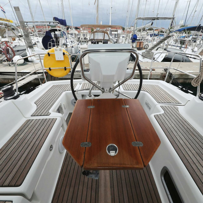 Caprice | Oceanis 34 photo 6