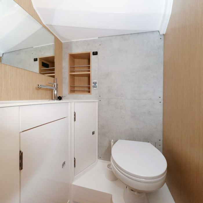 Levente | Bavaria C42 photo 10