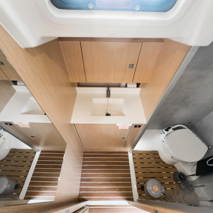 Coconut | Bavaria C38 photo 27