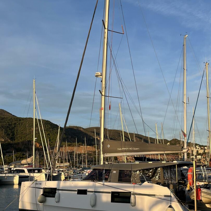 Lollo III | Nautitech 40 Open photo 20