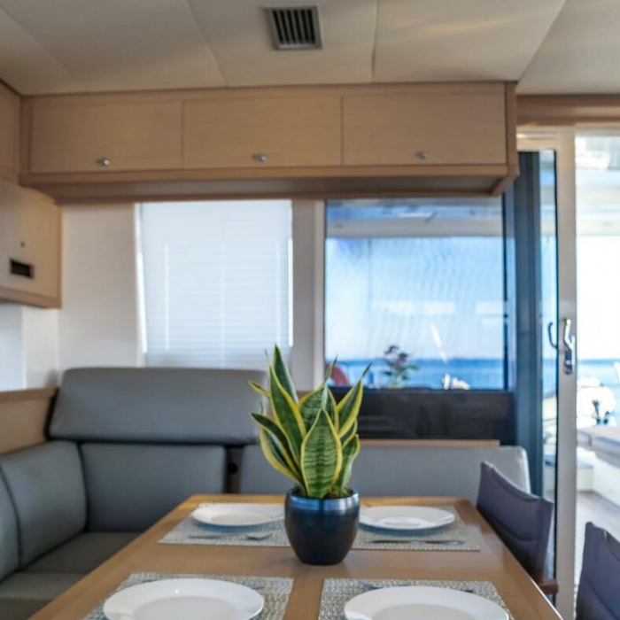 White Pearl | Lagoon 52 photo 13