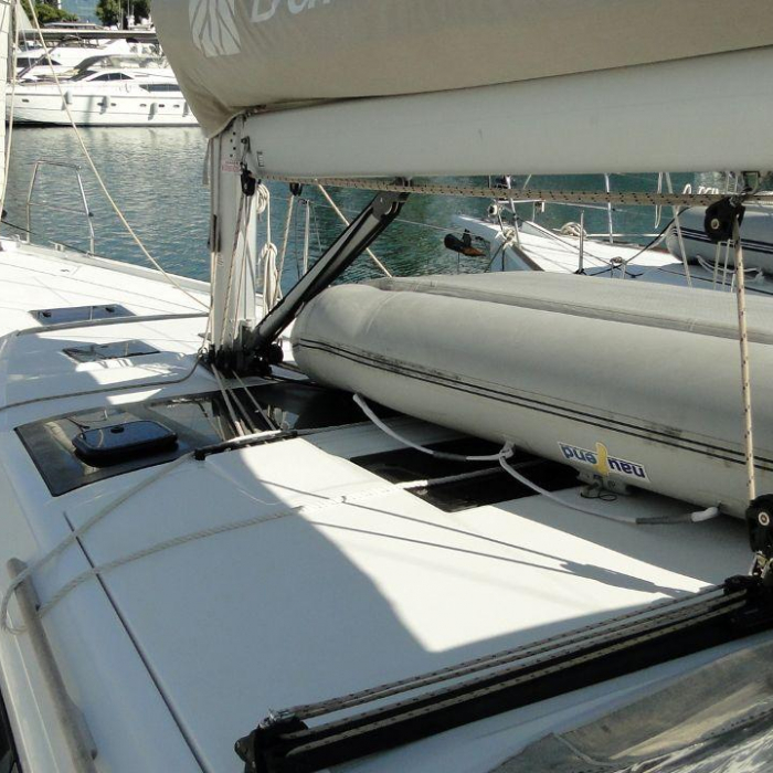 M T POCKETS | Dufour 430 GL photo 4