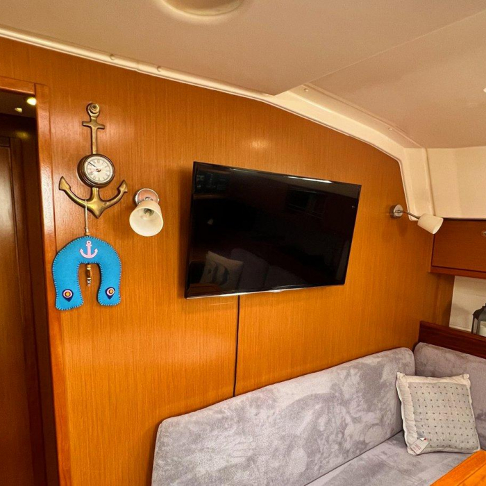 Aquaholic | Bavaria Cruiser 45 photo 12
