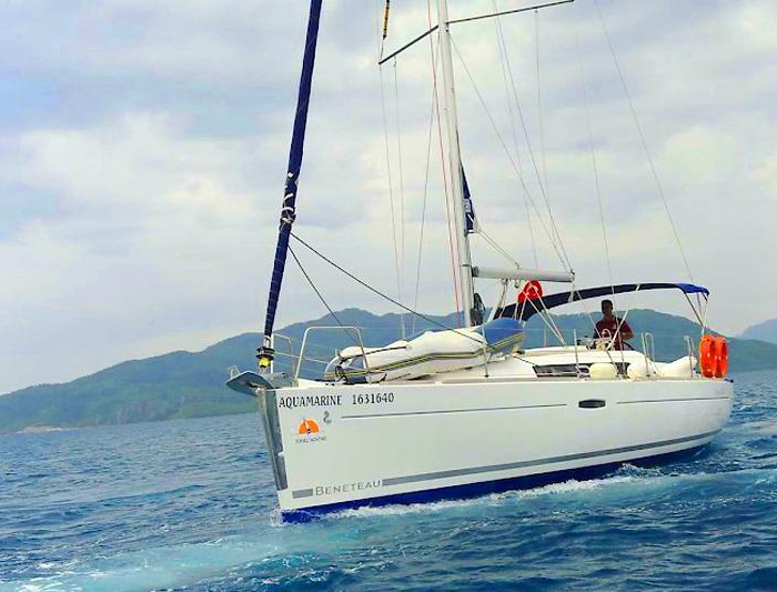 Aquamarine | Oceanis 34 photo 3