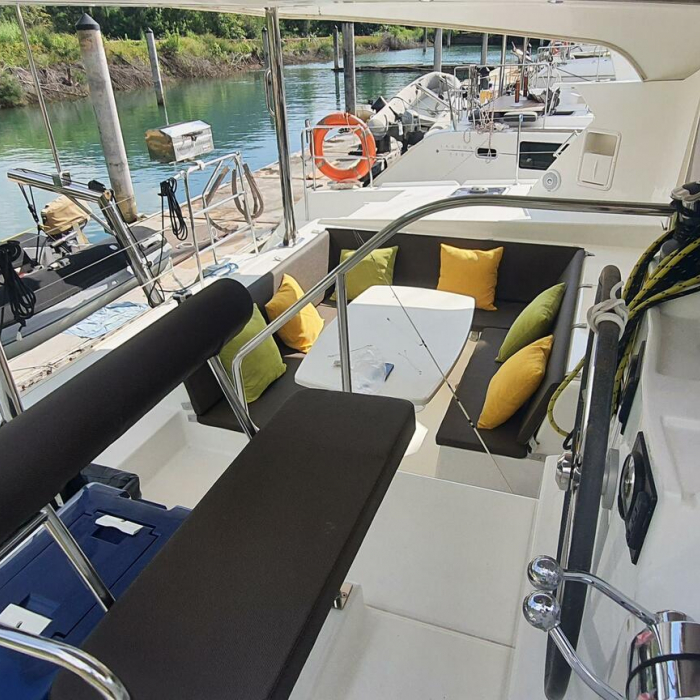 Chirouble | Lagoon 421 photo 2