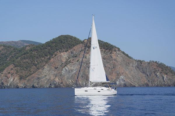 Zenith | Bavaria Cruiser 36 photo 4