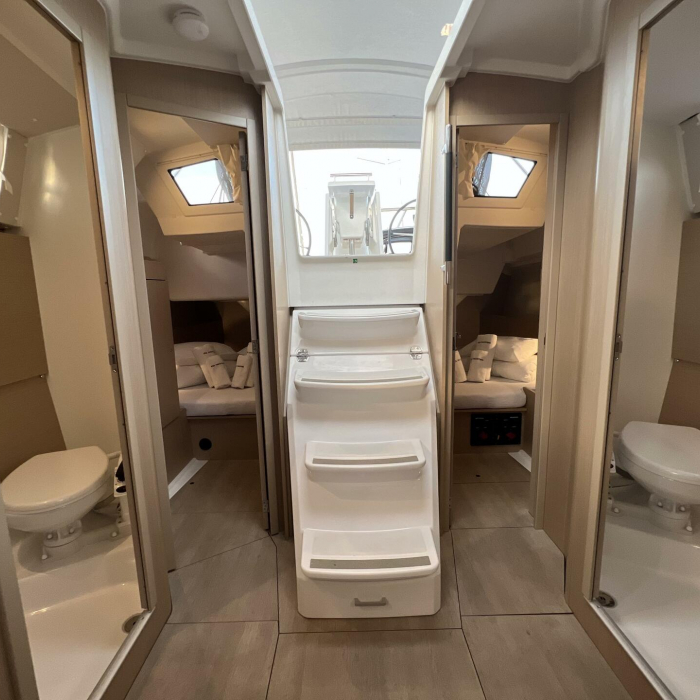 Jana | Oceanis 38.1 photo 33