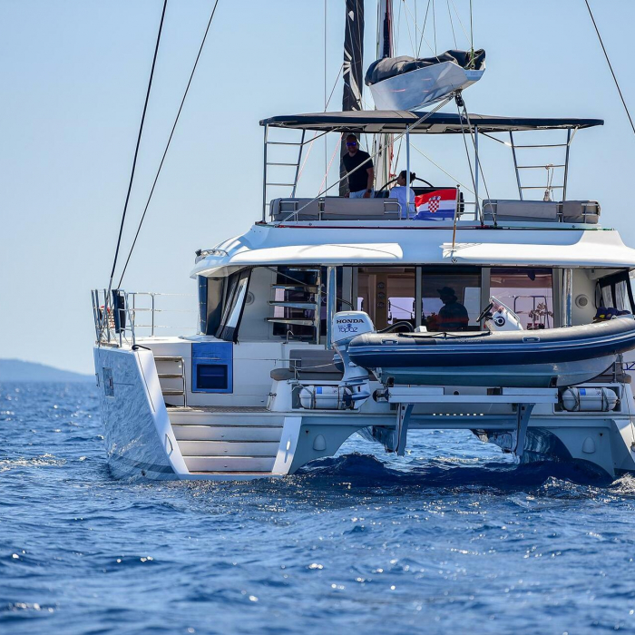 Amber | Lagoon 560 photo 8