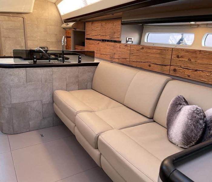 Champagne | Jeanneau 57 photo 2