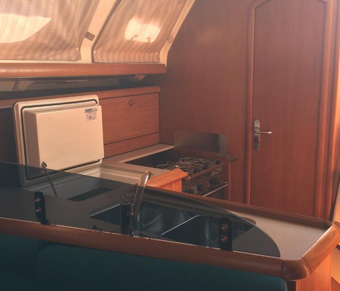 L'Avvelenata | Sun Odyssey 37 photo 6