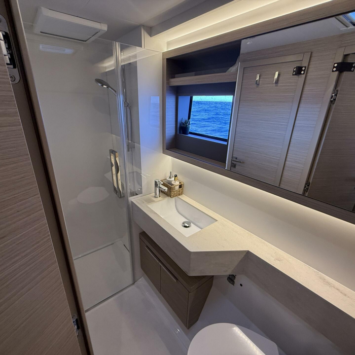 Athena Blu | Lagoon 51 photo 16