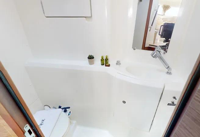 Why Knot | Lagoon 380 S2 photo 15