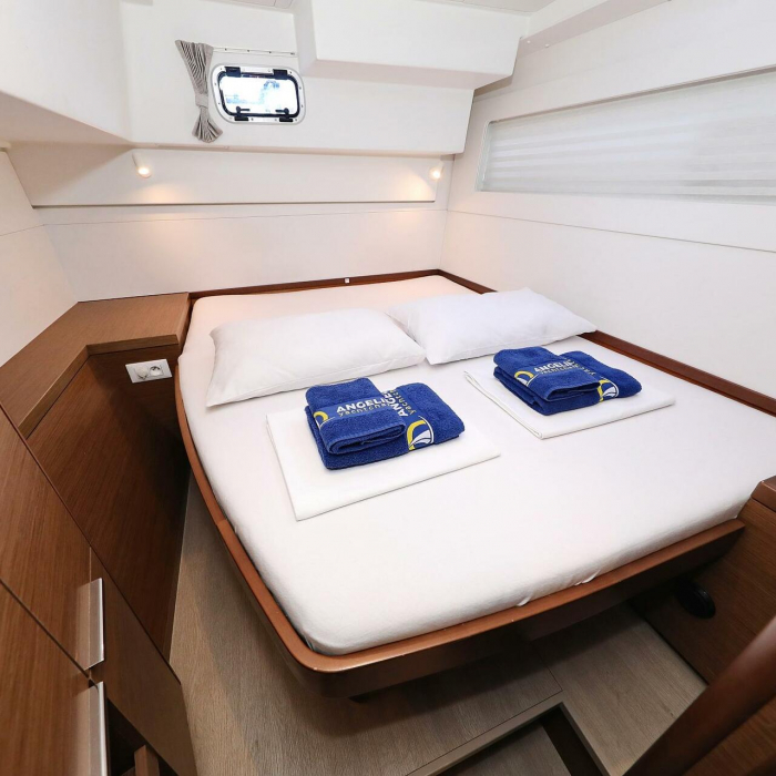 Mars | Lagoon 40 photo 2