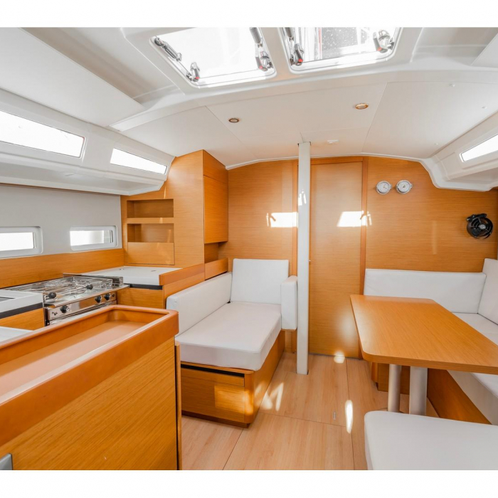 HIGH TIME | Sun Odyssey 410 photo 19