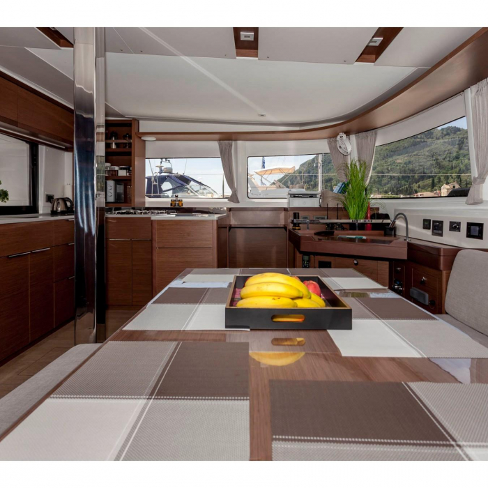 Latria | Lagoon 46 AC&GEN/ WM/ CAM/ WI-FI photo 5