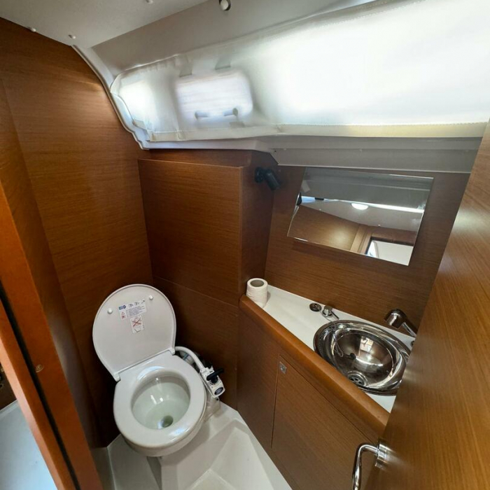 Why Not | Sun Odyssey 349 photo 10