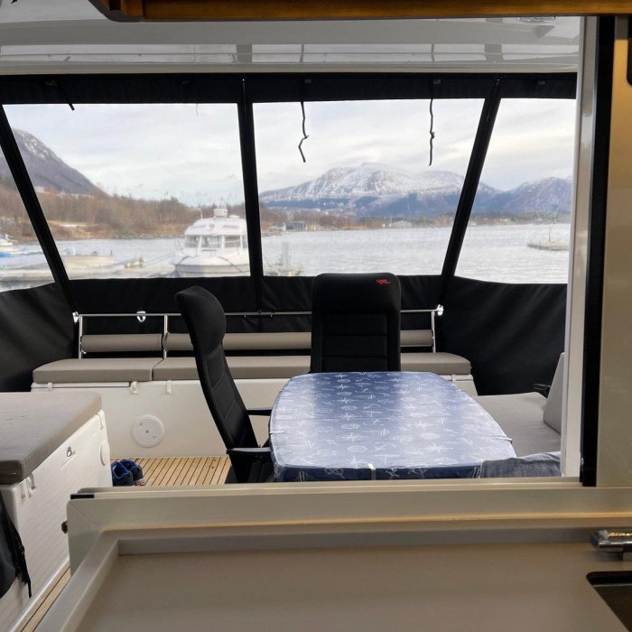 Arctic Charm | Lagoon 40 photo 11