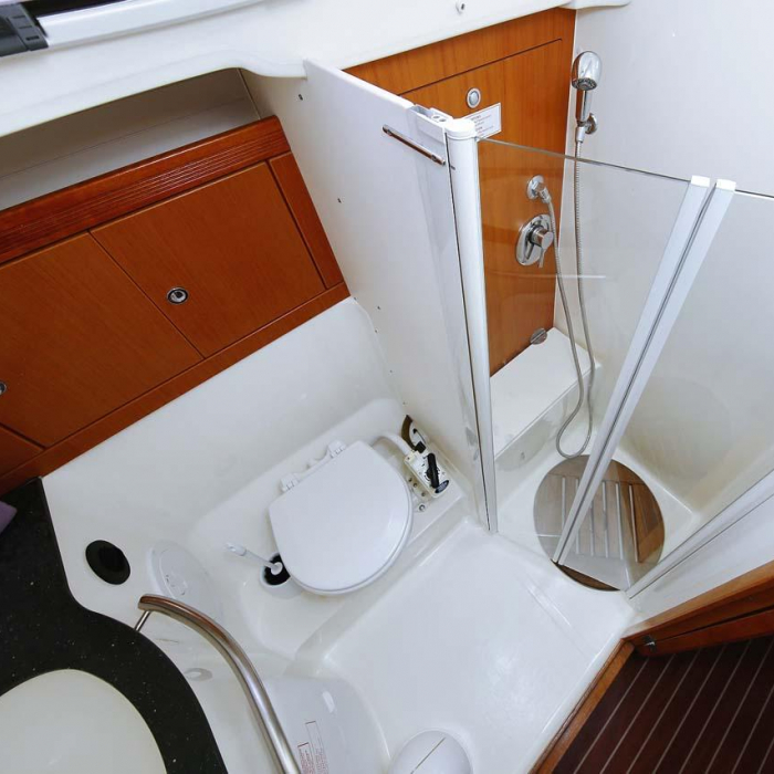 Annabella | Bavaria 43 Cruiser photo 6