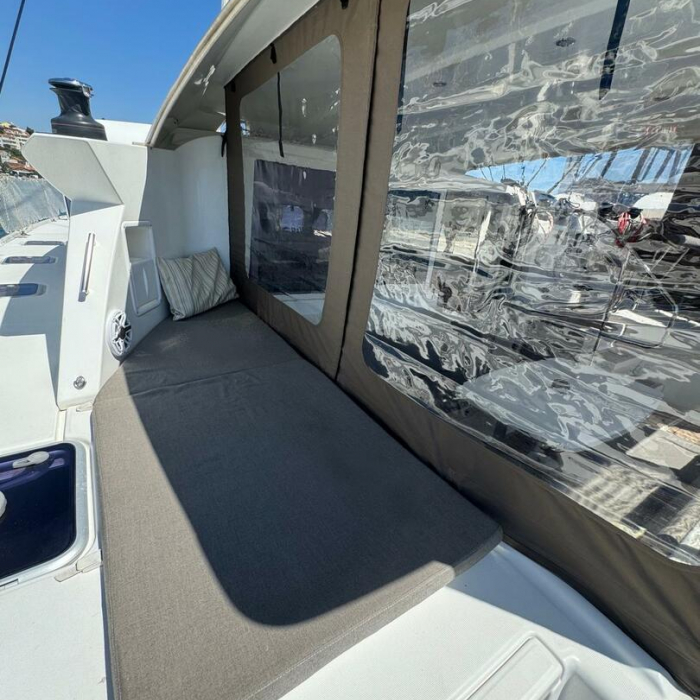 Happiness | Lagoon 421 photo 39