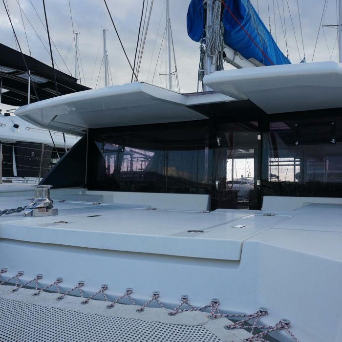 Marina | Leopard 45 photo 2