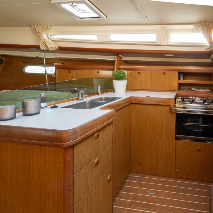 Mesogeios | Sun Odyssey 42i photo 7