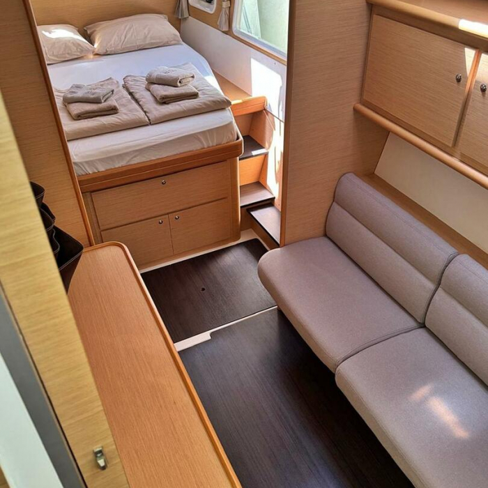 Happiness | Lagoon 421 photo 2