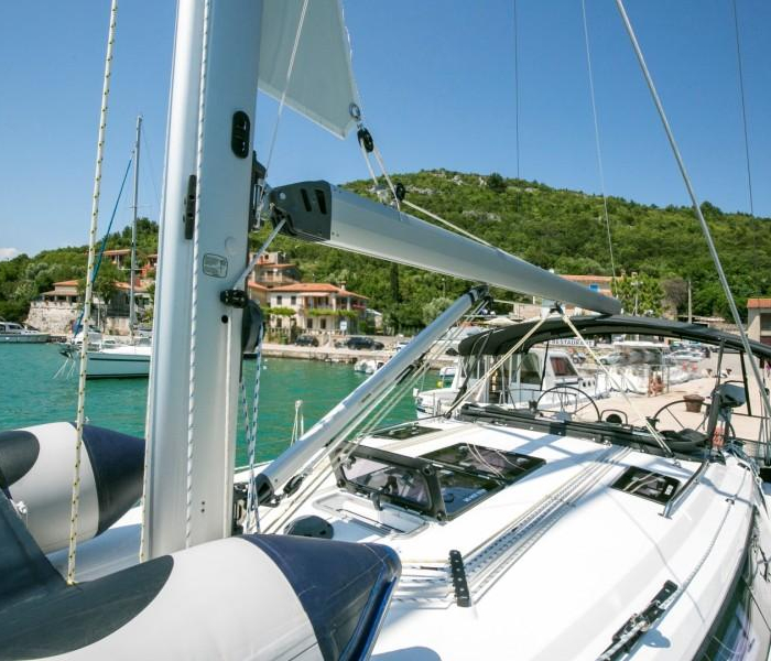 Alani | Bavaria Cruiser 37 photo 7