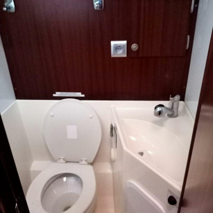 Athaman | Delphia 47 photo 14