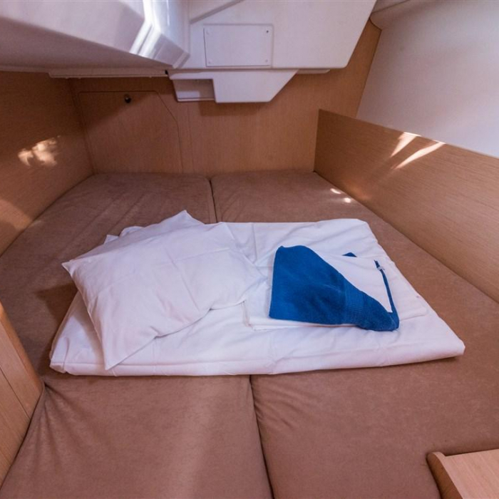 Rusalka | Oceanis 38 photo 7