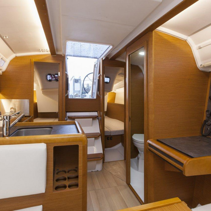 Why Not | Sun Odyssey 349 photo 6