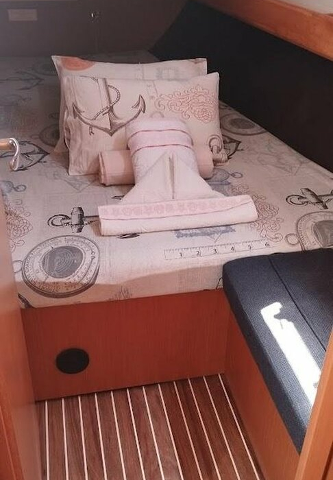 Mia | Bavaria Cruiser 37 photo 6