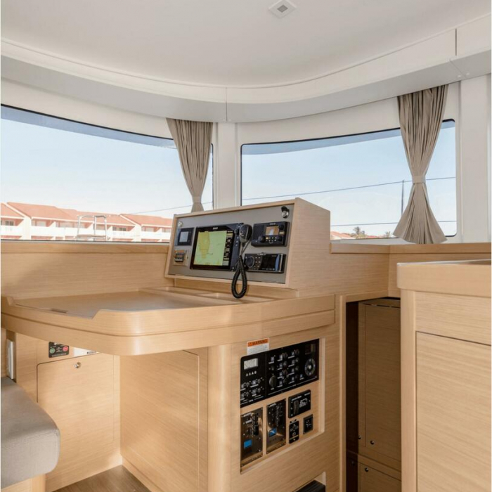 HeyBlue | Lagoon 42 photo 52