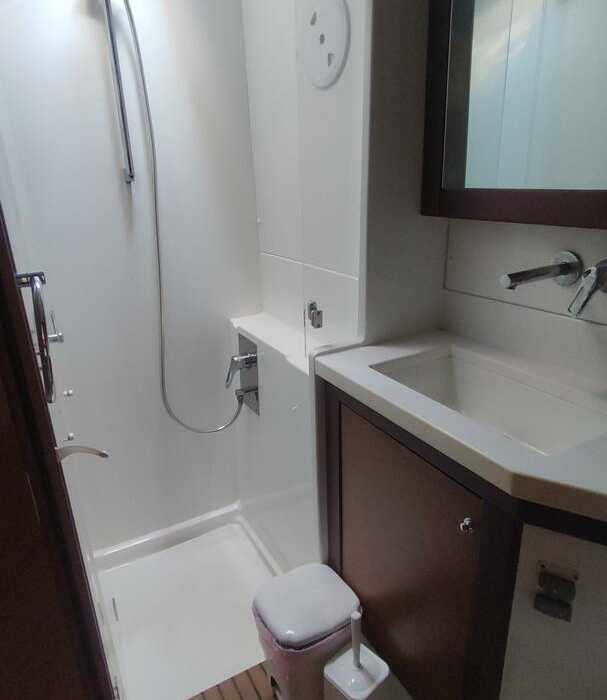 Alex Jr. | Lagoon 450 Flybridge photo 11