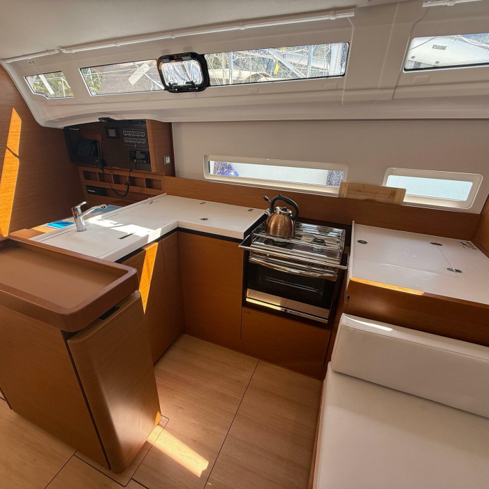 Sunset Kiss | Sun Odyssey 410 photo 14