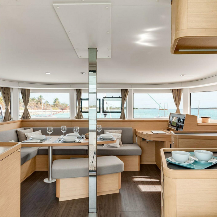 HeyBlue | Lagoon 42 photo 58