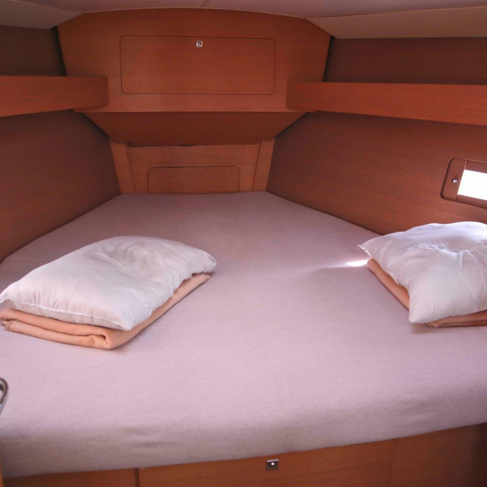 Economy | Dufour 382 GL photo 14