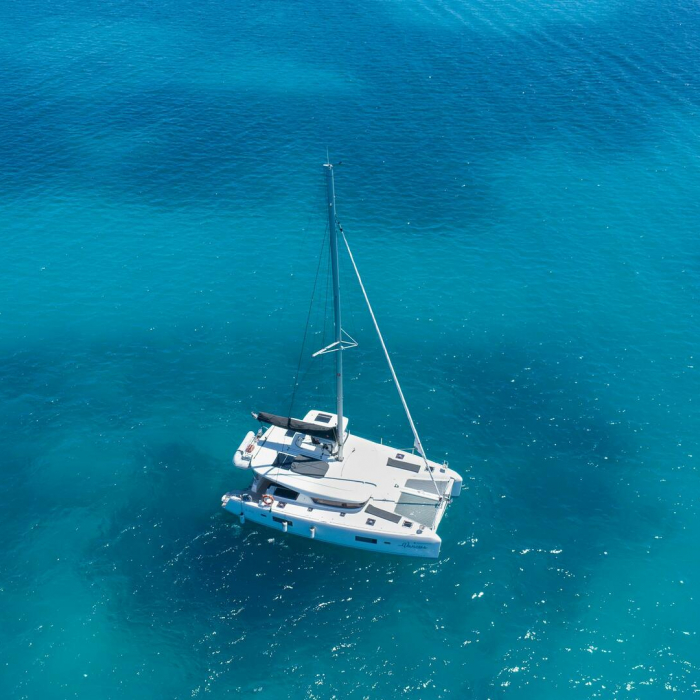 Vanessa | Lagoon 42 photo 20