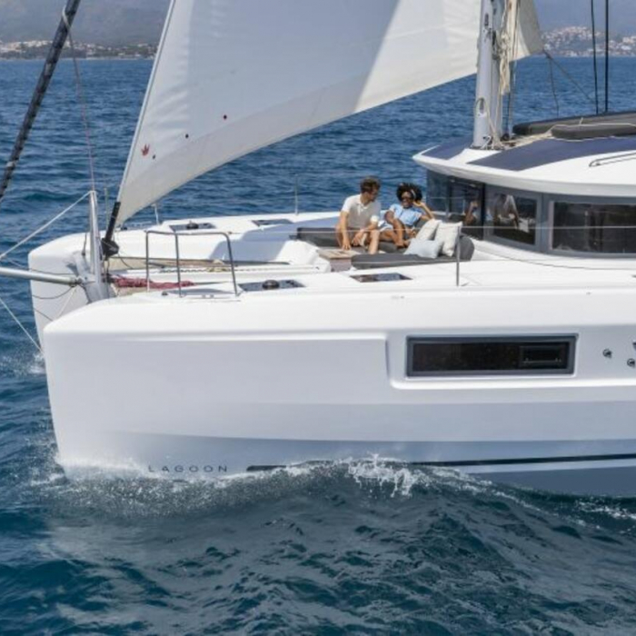 Athena Blu | Lagoon 51 photo 4