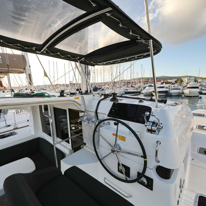 Mars | Lagoon 40 photo 34