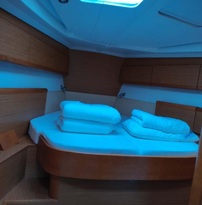 Miss Elli | Sun Odyssey 44i photo 13