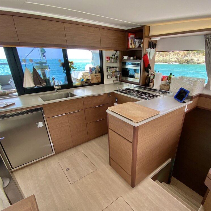 Maryna | Lagoon 46 photo 20